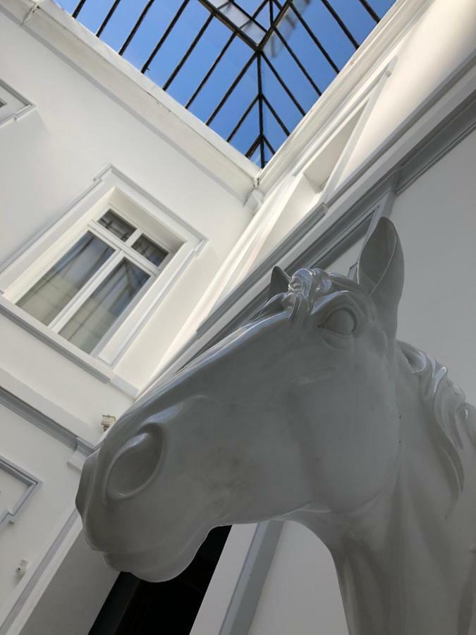 Le Carre Des Arts Hotel Le Cateau-Cambresis Kültér fotó