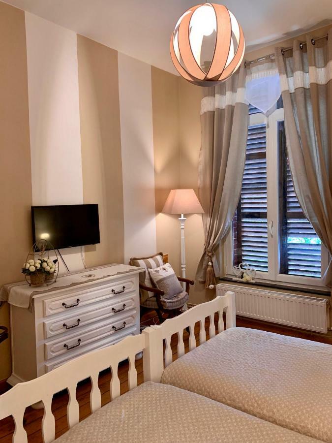 Le Carre Des Arts Hotel Le Cateau-Cambresis Kültér fotó